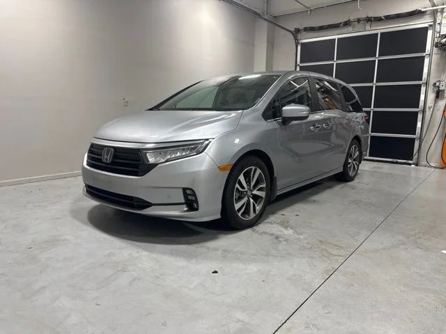 Used 2023  Honda Touring image 1