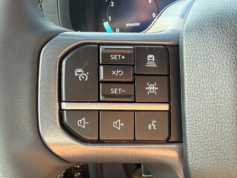 New 2026 Avalanche Ford XLT 4WD SuperCrew 5.5