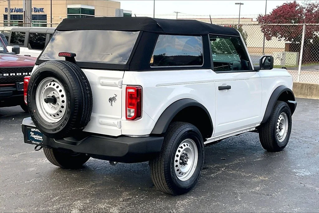 Used 2025 Oxford White Ford Base image 12