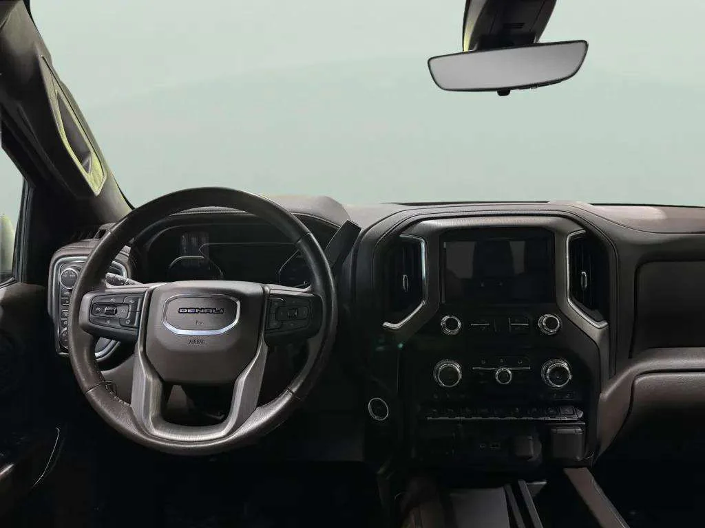 Used 2021 Green GMC Denali image 10