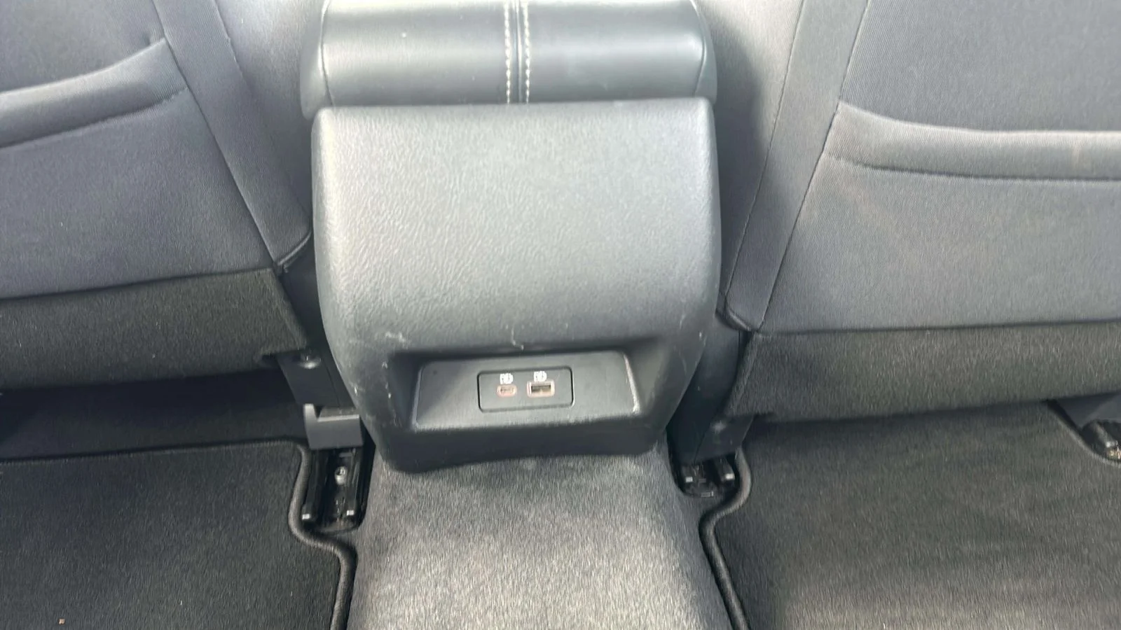 Used 2020 White Nissan 2.5 S image 20