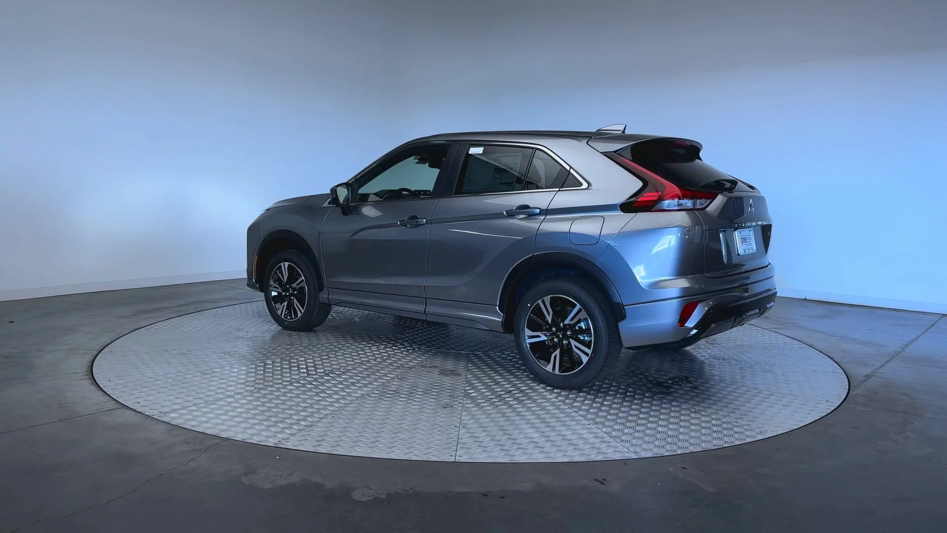 New 2026 Mercury Gray Metallic Mitsubishi SEL image 6
