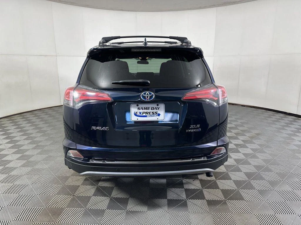 Used 2018 Aqua Toyota XLE image 7