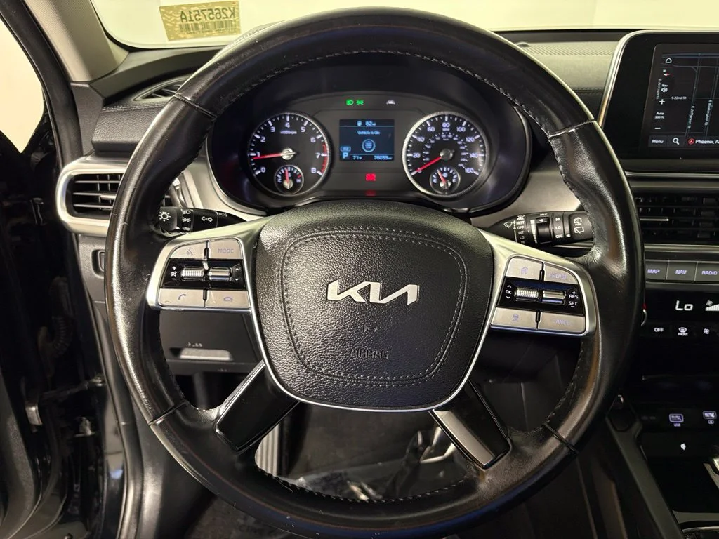 Used 2022 Black Kia S image 19
