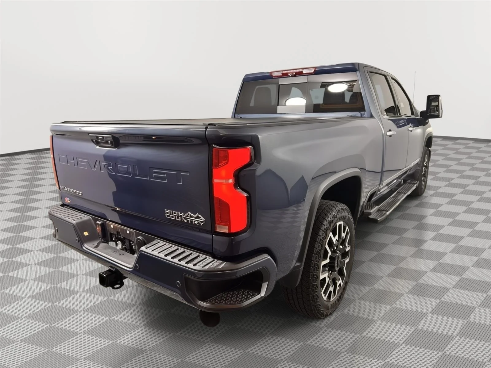 Used 2024 Lakeshore Blue Metallic Chevrolet High Country image 17