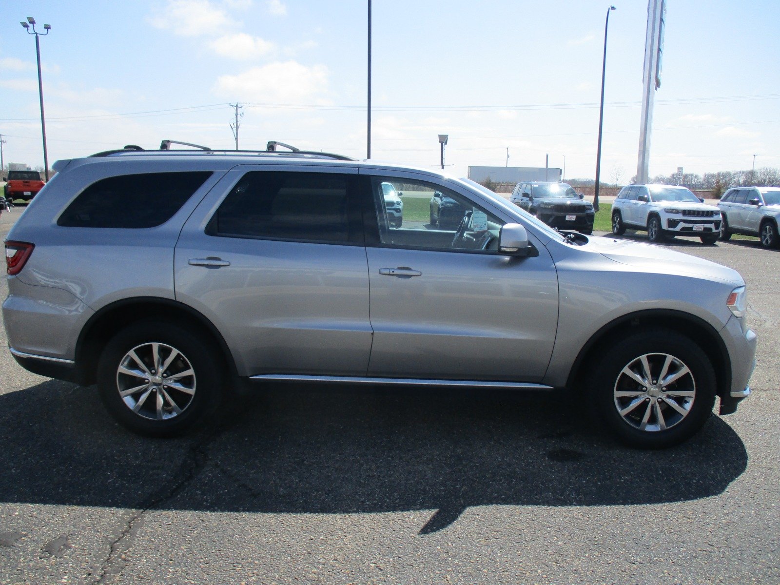 Used 2016 SILVER Dodge Limited image 8