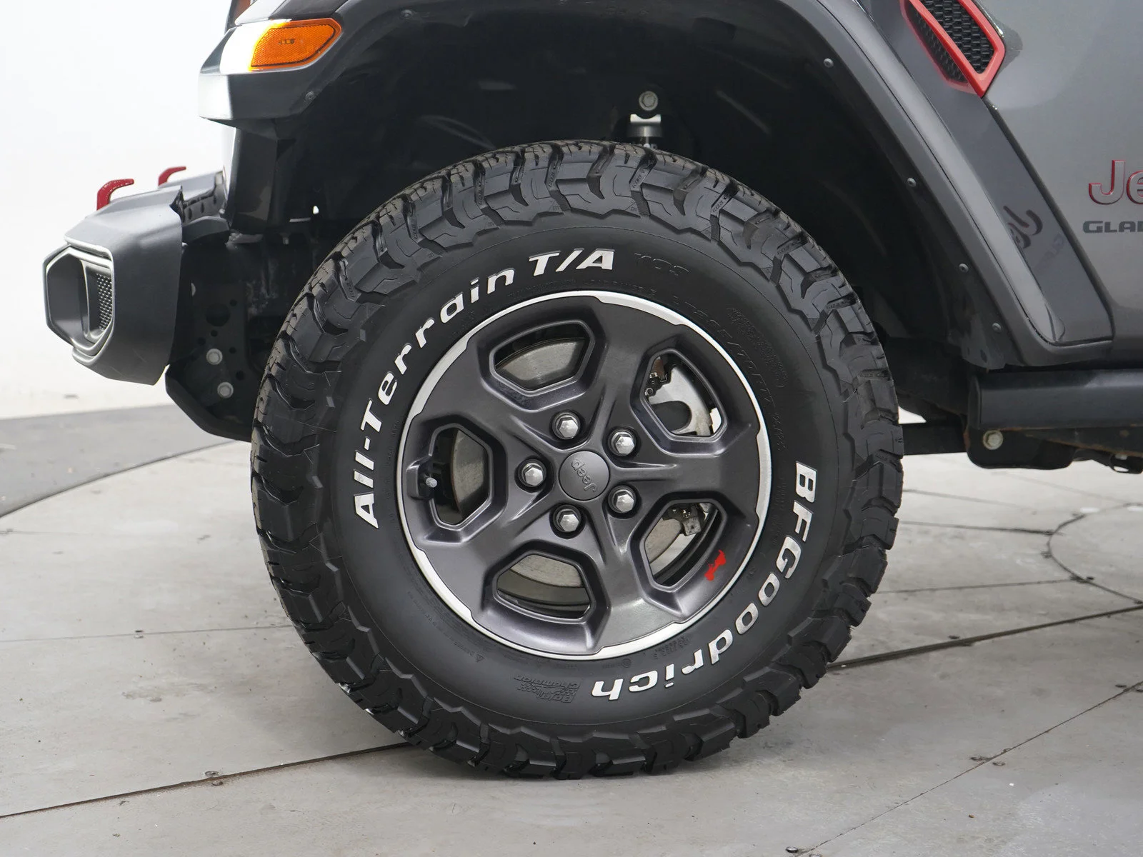 Used 2022 Granite Crystal Metallic Clearcoat Jeep Rubicon image 29