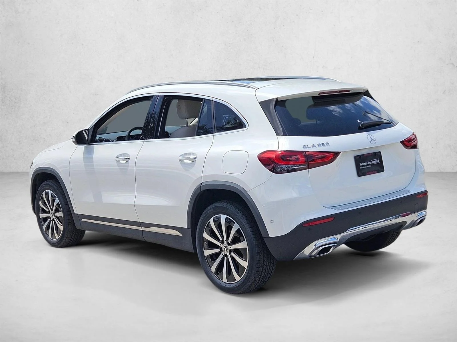 Used 2023 Polar White Mercedes-Benz GLA 250 image 8