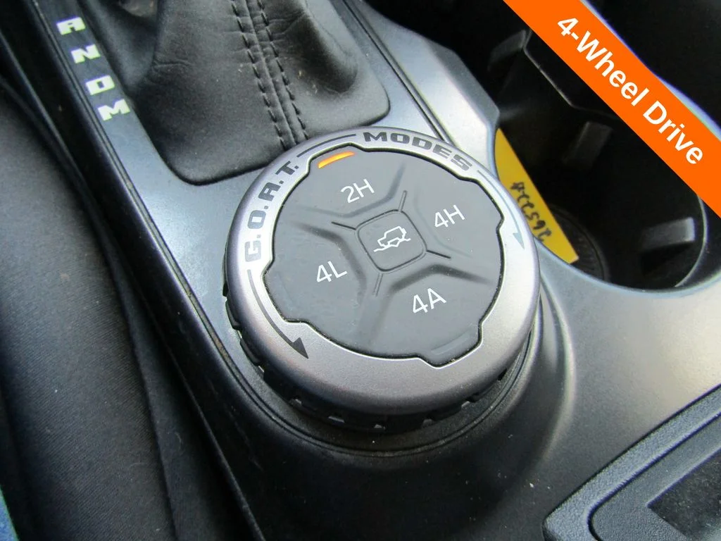 Used 2023 Red Ford Wildtrak image 18