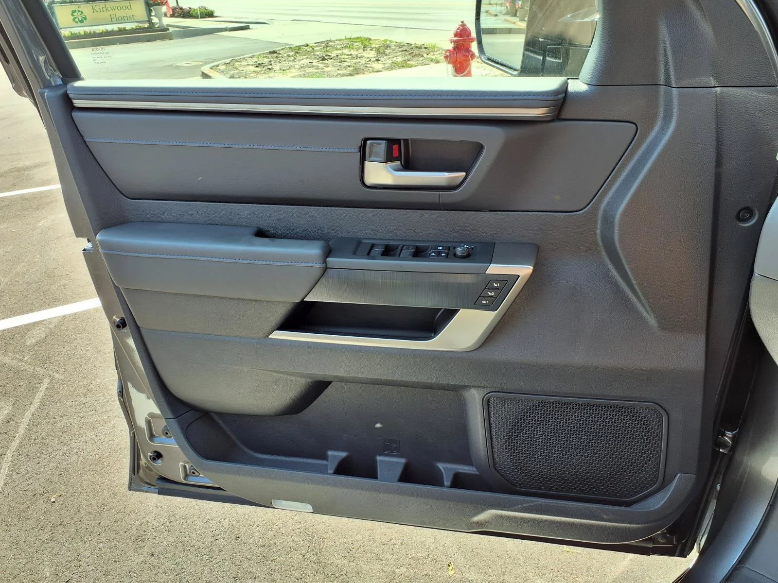 New 2026 Magnetic Gray Metallic Toyota  Platinum image 14
