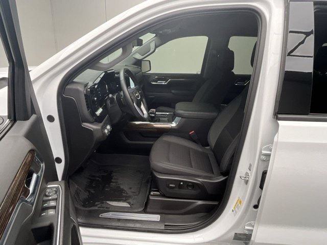 Used 2024 Summit White GMC Elevation image 3