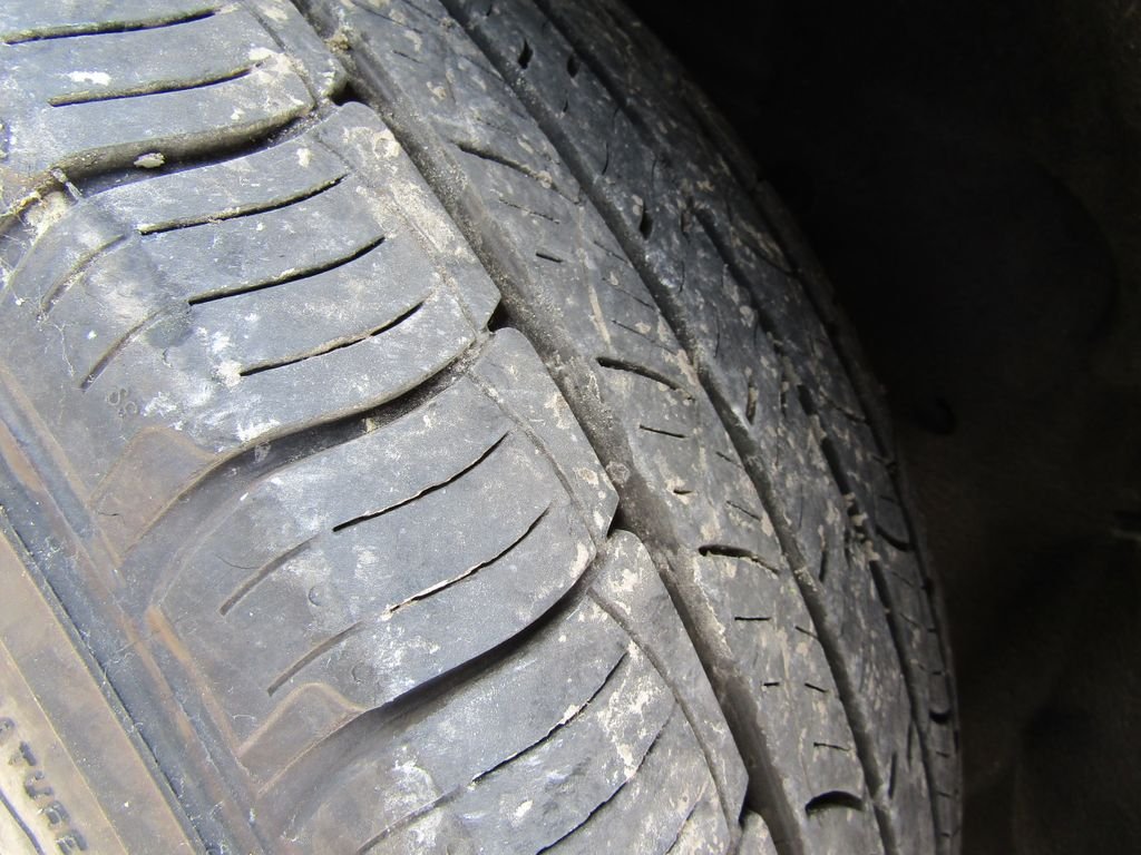 Used 2023 Green Ford SEL image 10