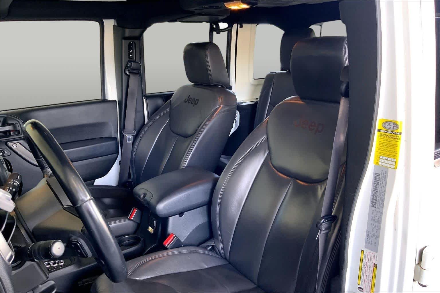 Used 2017 Bright White Clearcoat Jeep Sport image 8