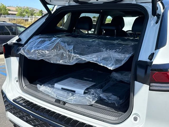 New 2026 Opal White W/Deep Black Roof Volkswagen 2.0T SE R-Line Black image 16
