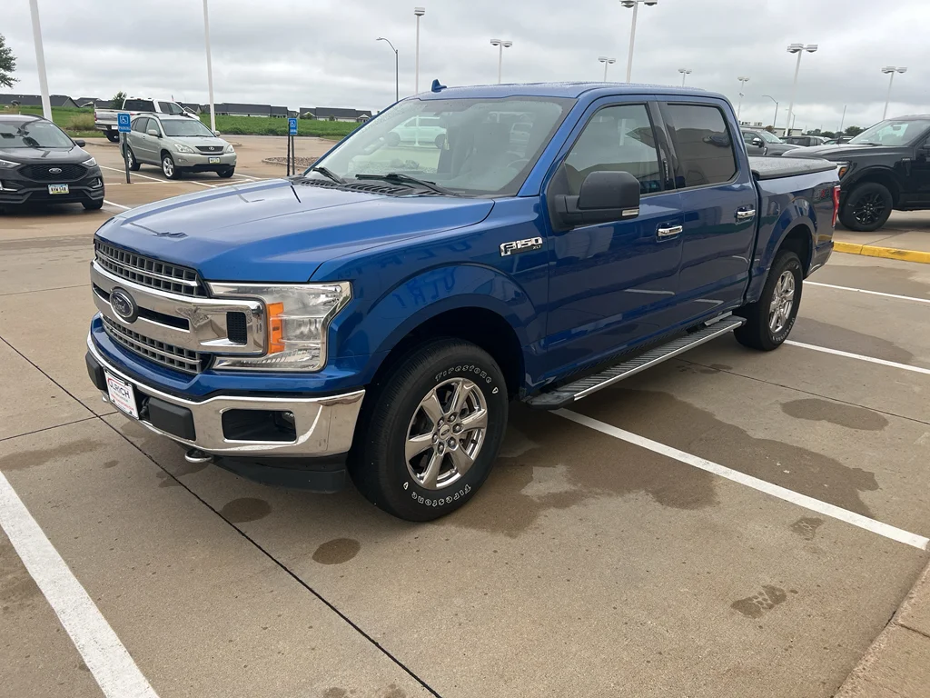 Used 2018 Lightning Blue Ford XLT image 4