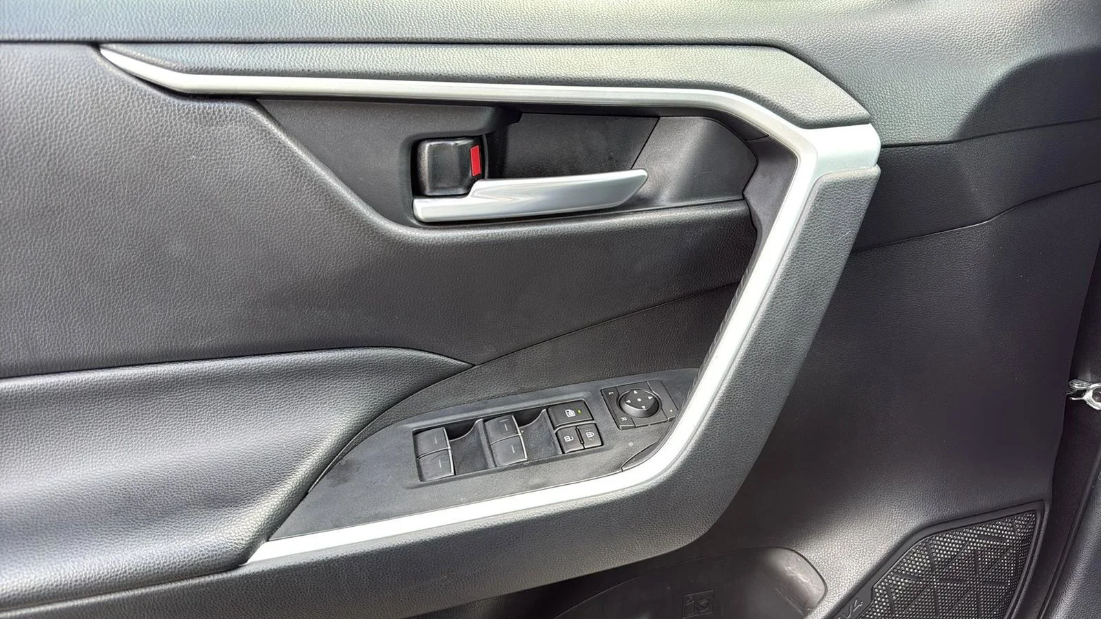 Used 2025 Gray Toyota XLE image 12