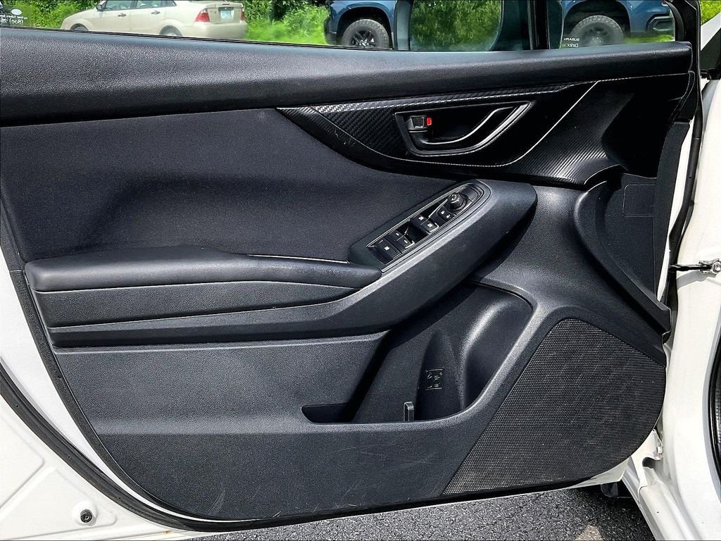 Used 2019 White Subaru 2.0i image 9