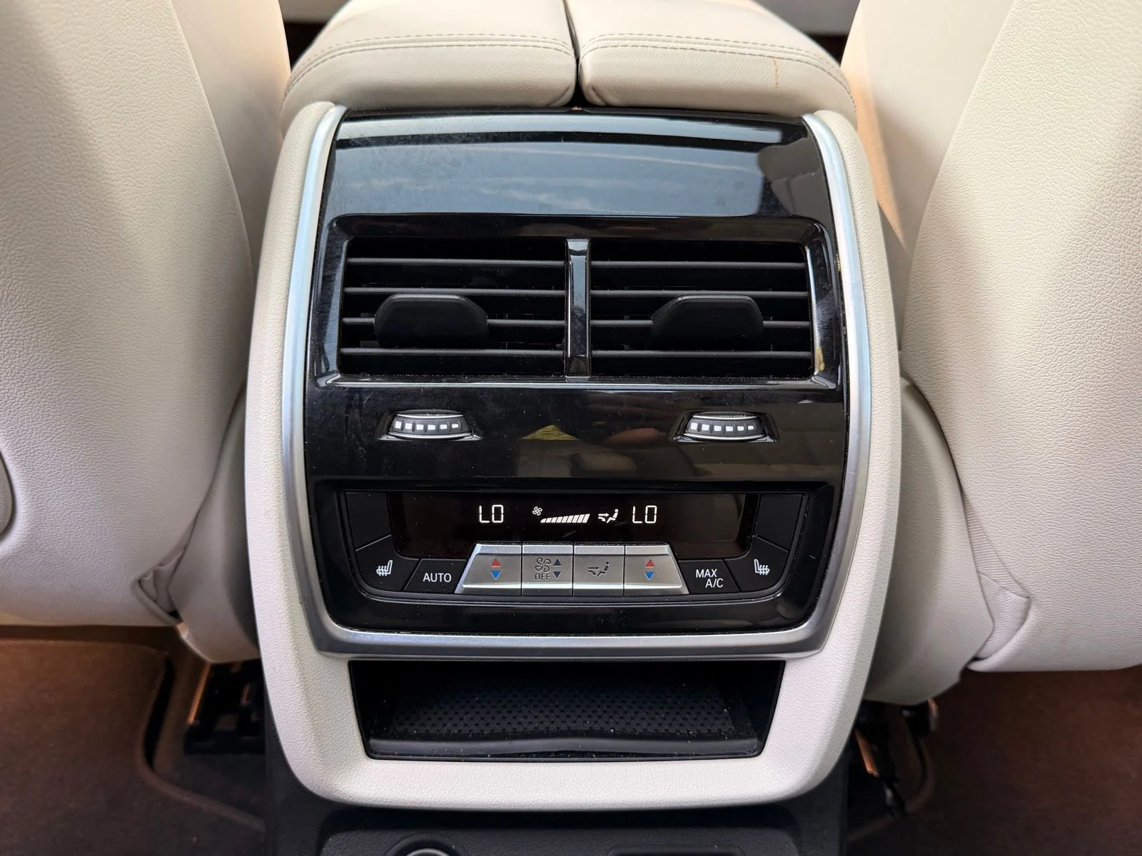 Used 2024 Gray Metallic BMW xDrive40i image 17