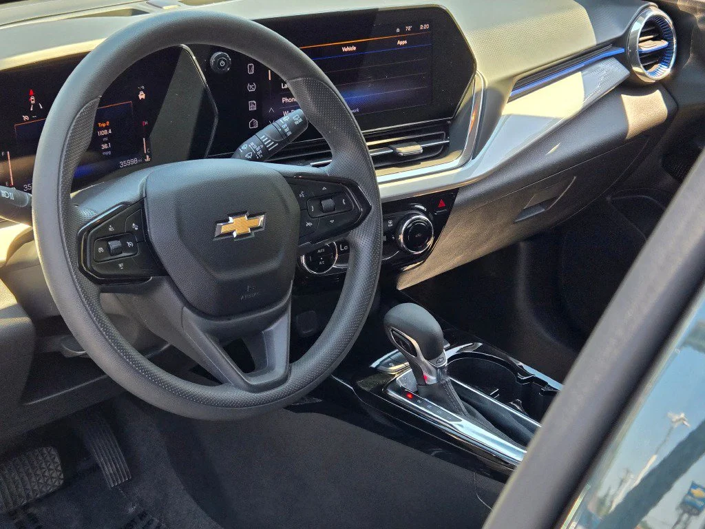 Used 2025 Cypress Gray Chevrolet LT image 23