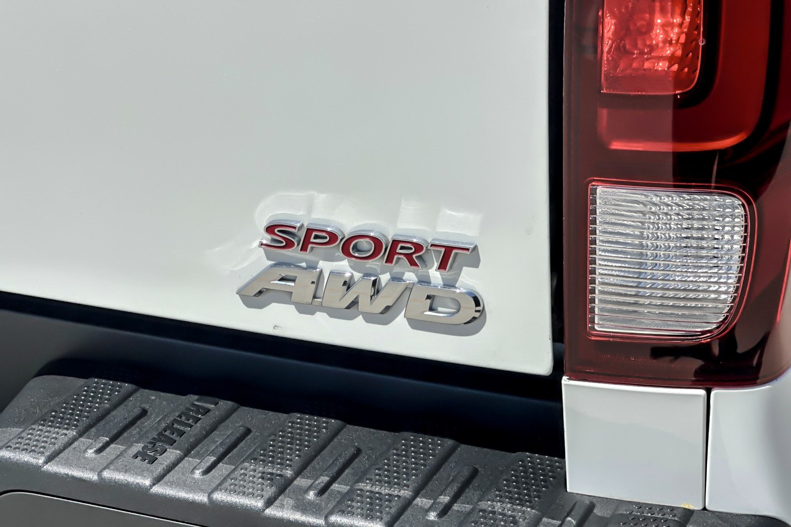 Used 2021 Platinum White Pearl Honda Sport image 25