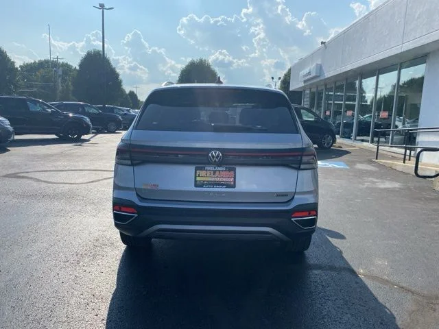 2025 Volkswagen Taos SEL - Photo 15