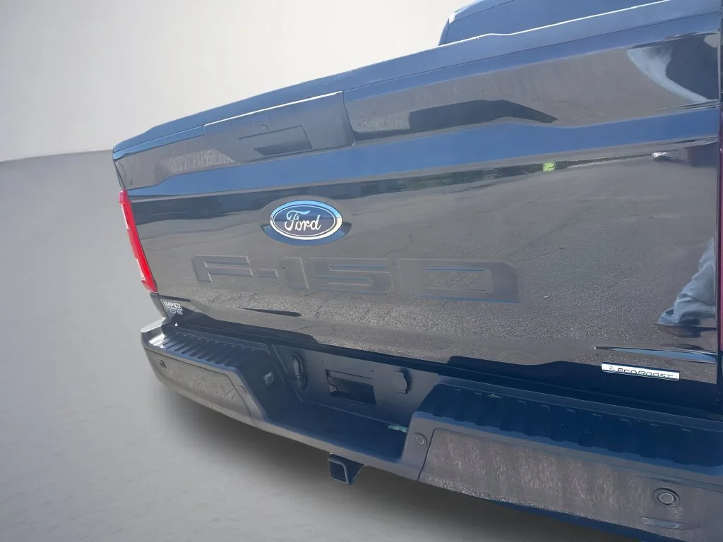 Used 2023  Ford XL image 29