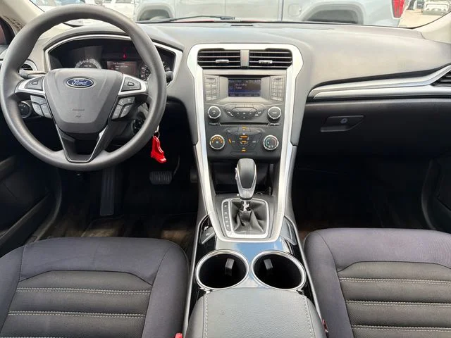 Used 2014 Red Ford SE image 9