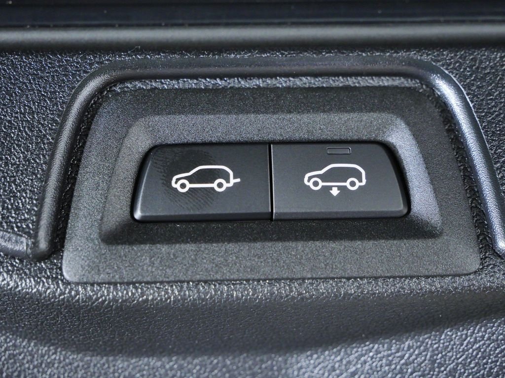 New 2026 Skyscraper Grey Metallic BMW xDrive50e image 26
