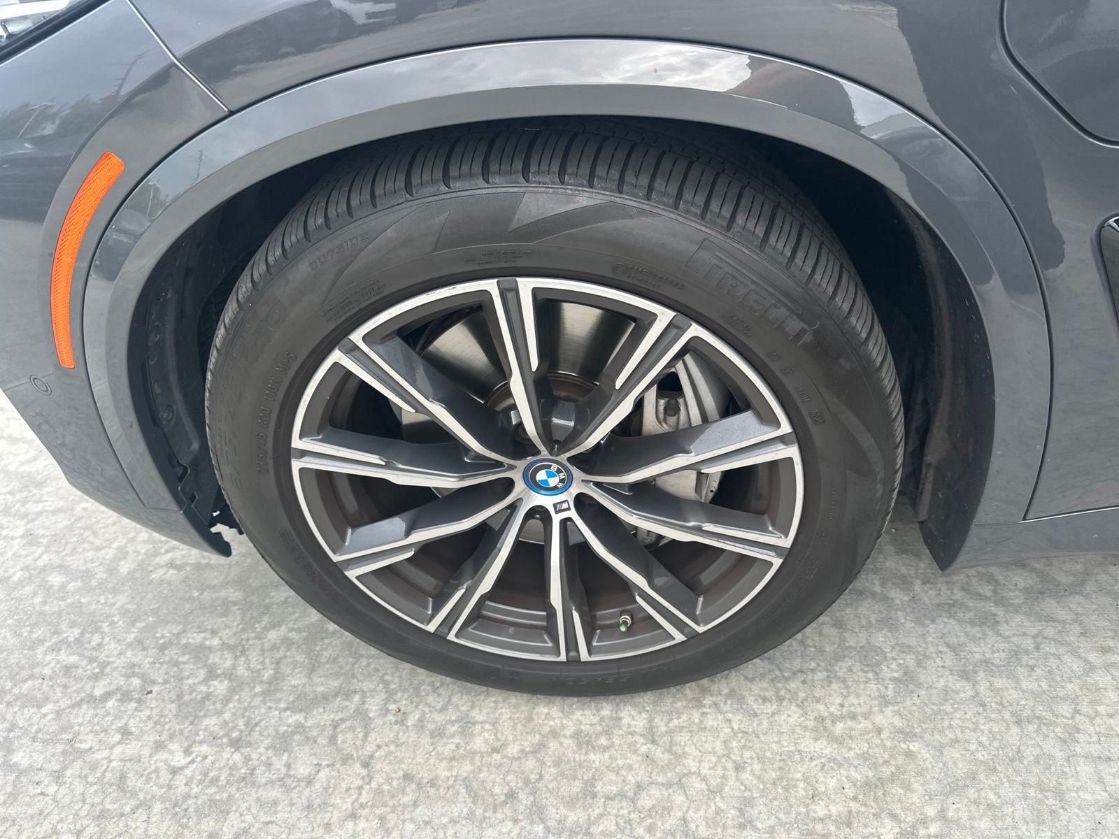 Used 2024 Dravit Gray Metallic BMW xDrive50e image 11