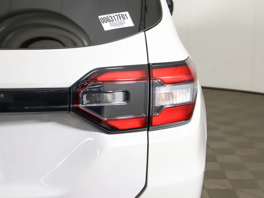Used 2023 White Honda EX-L image 16
