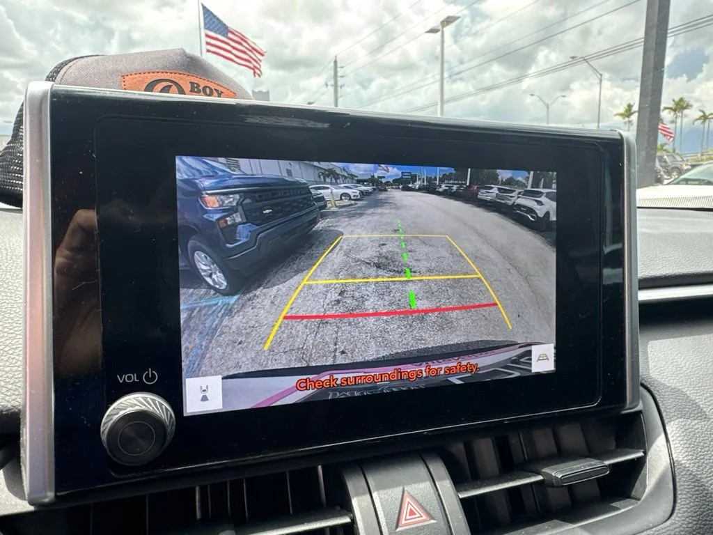 Used 2025 Ice Toyota LE image 9