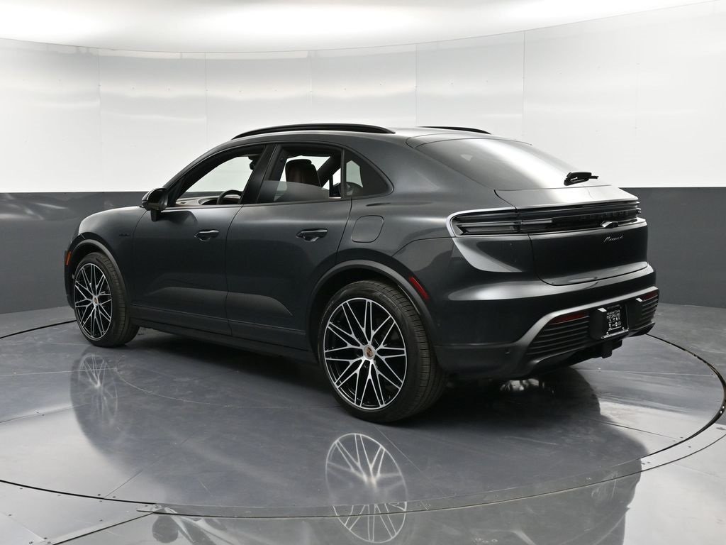 2024 Porsche Macan Electric 4 photo 2