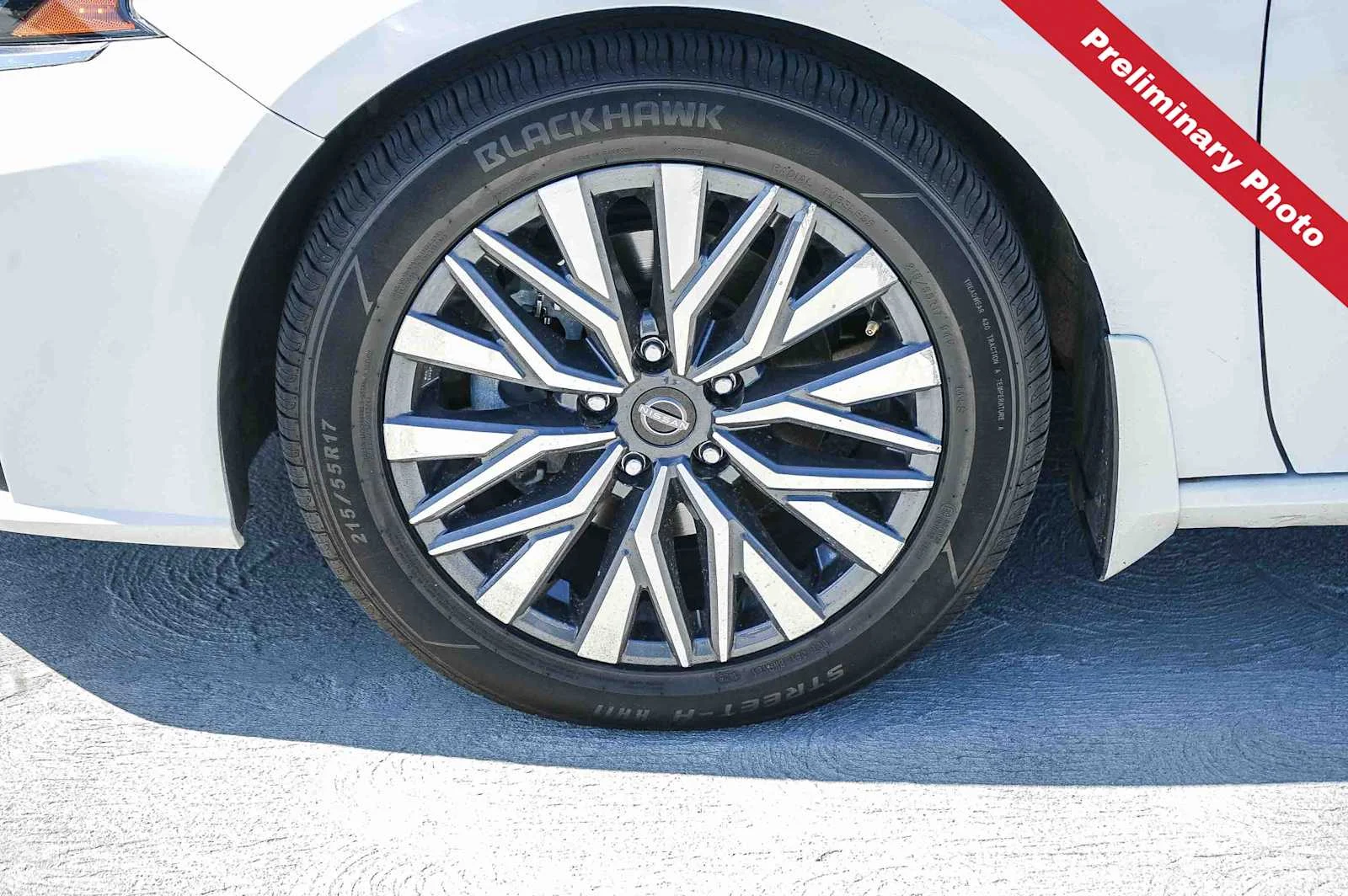 Used 2023 Pearl White Tricoat Nissan 2.5 SV image 10