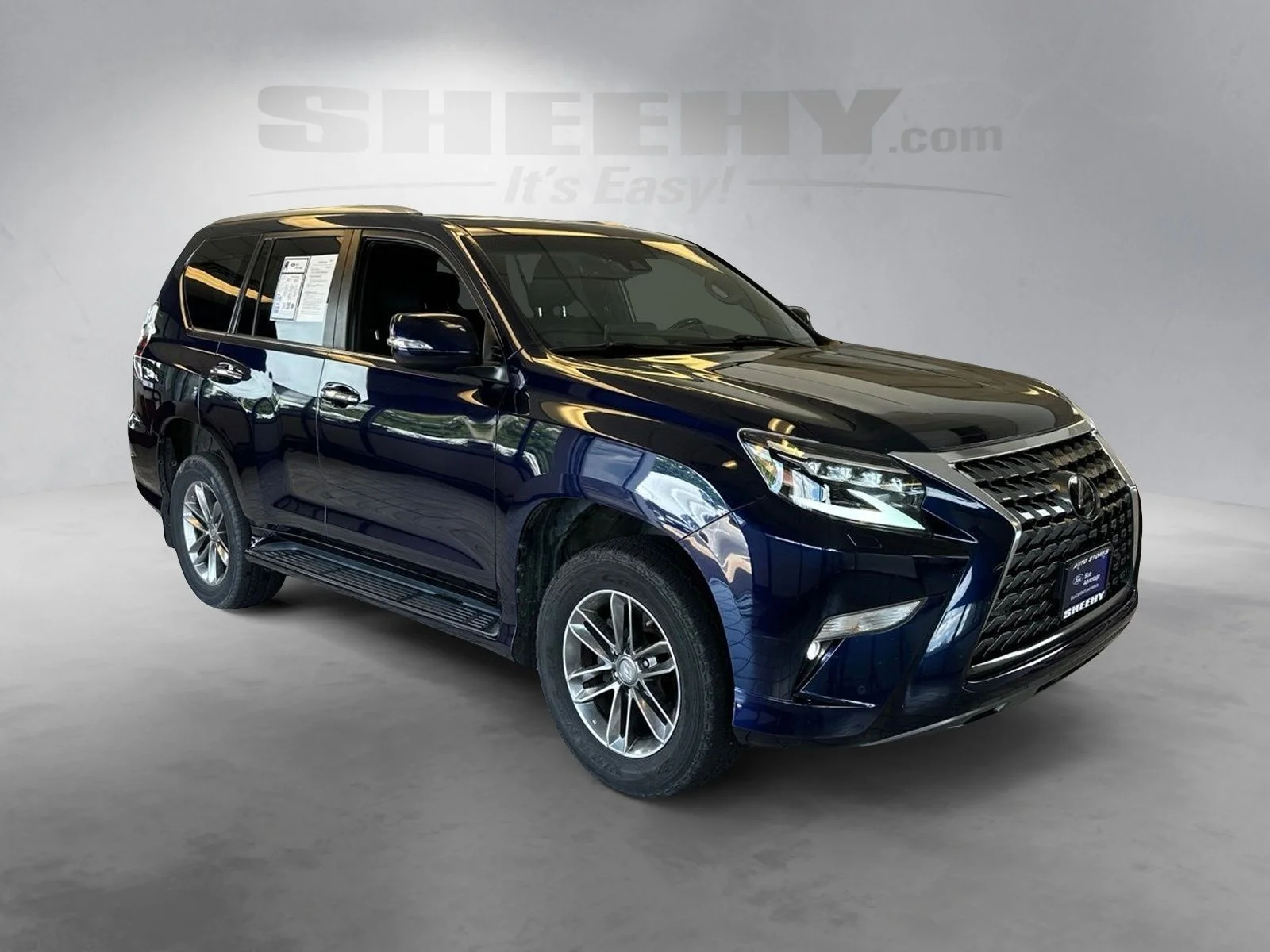 Used 2022  Lexus 460 image 2