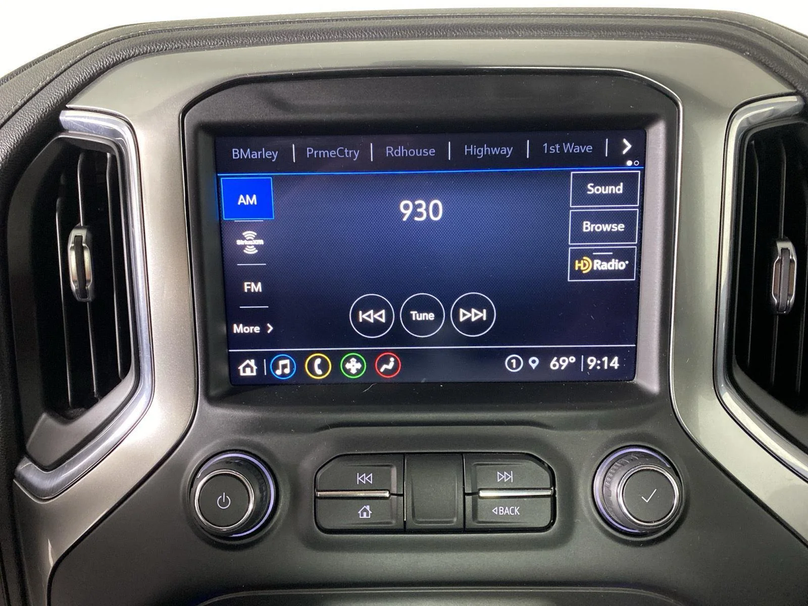 Used 2021 SUMMIT WHITE Chevrolet LT image 20