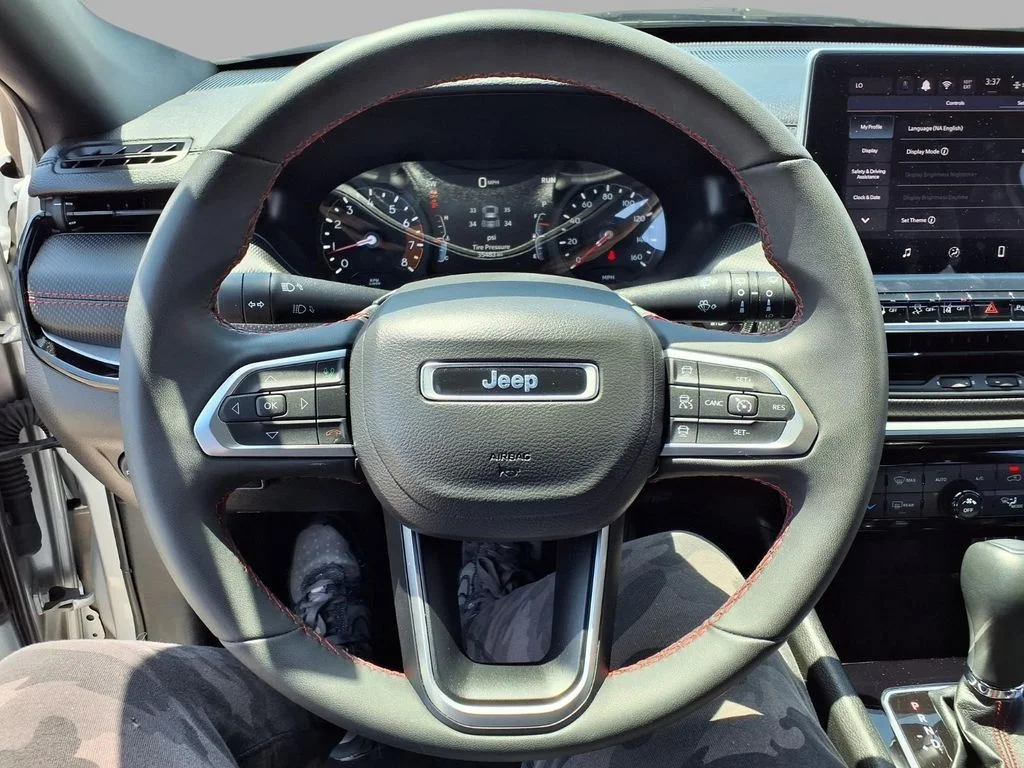2025 Jeep Compass Trailhawk - Photo 16