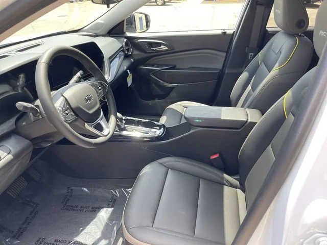New 2026 Summit White Chevrolet ACTIV image 11