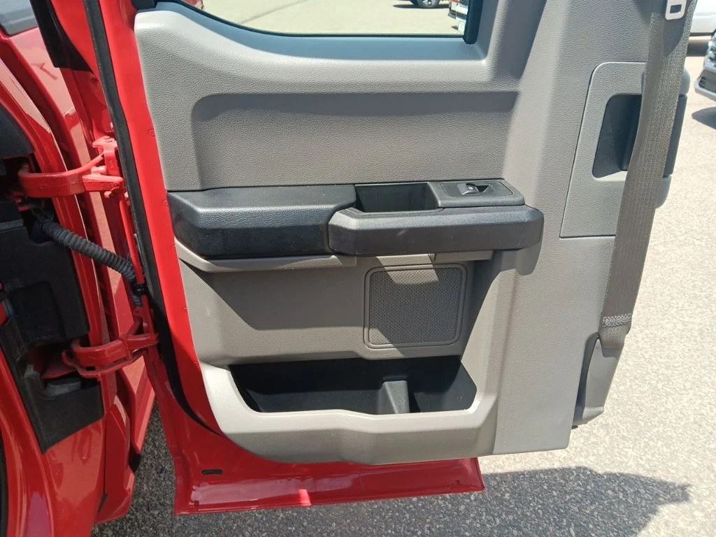 Used 2016 Race Red Ford XL image 30