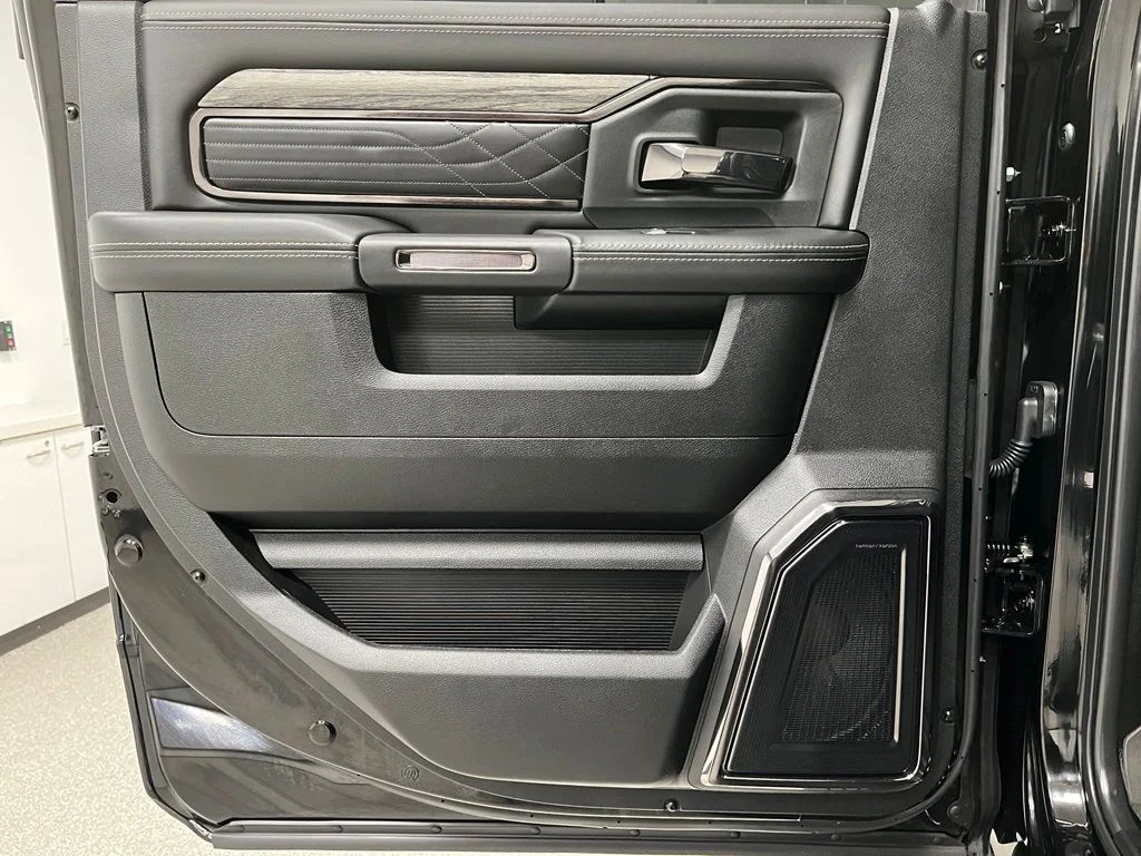 2025 RAM Ram 2500 Pickup Limited - Photo 42