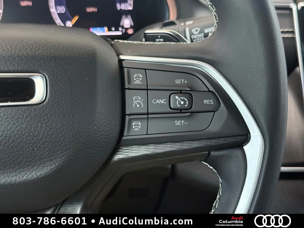 Used 2025 Black Jeep Laredo image 29