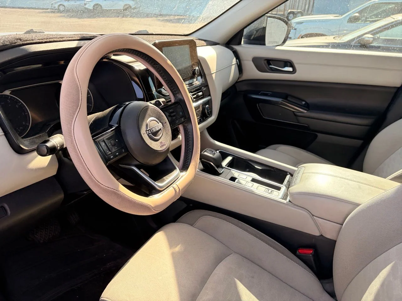 Used 2022 Gun Metallic Nissan SV image 5