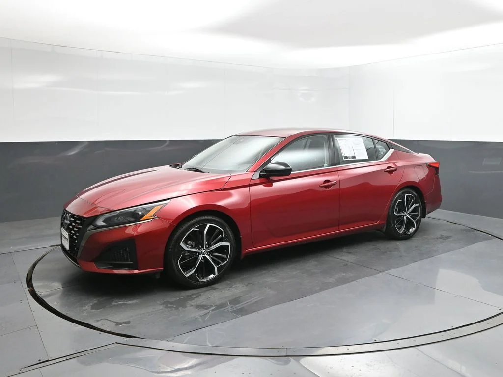 2023 Nissan Altima SR