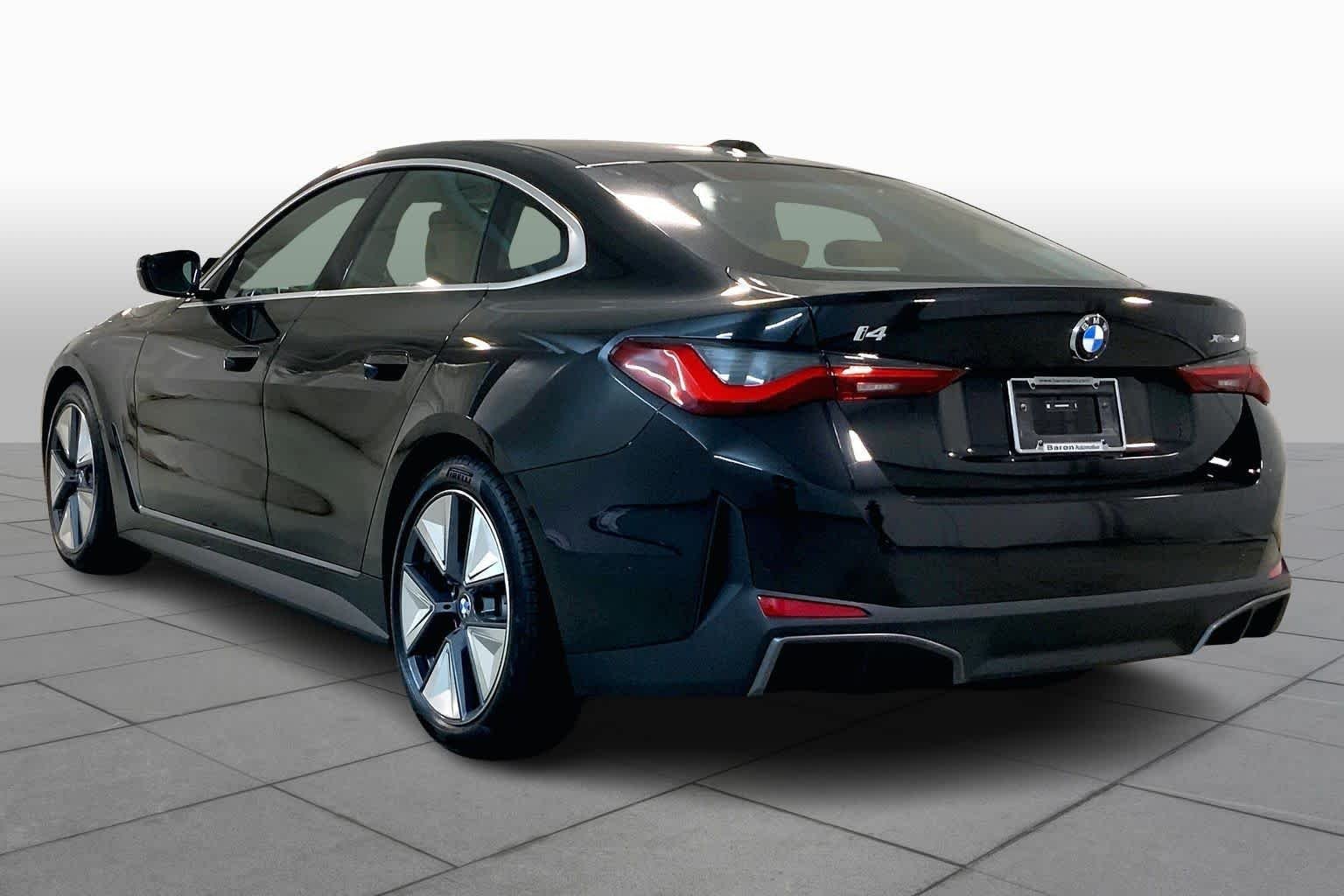New 2026 Black Sapphire Metallic BMW xDrive40 image 12