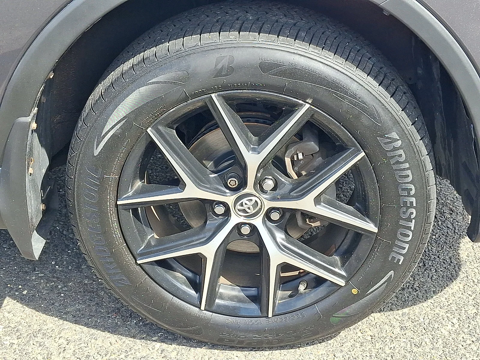 Used 2018 Magnetic Gray Metallic - 1G3 Toyota SE image 9