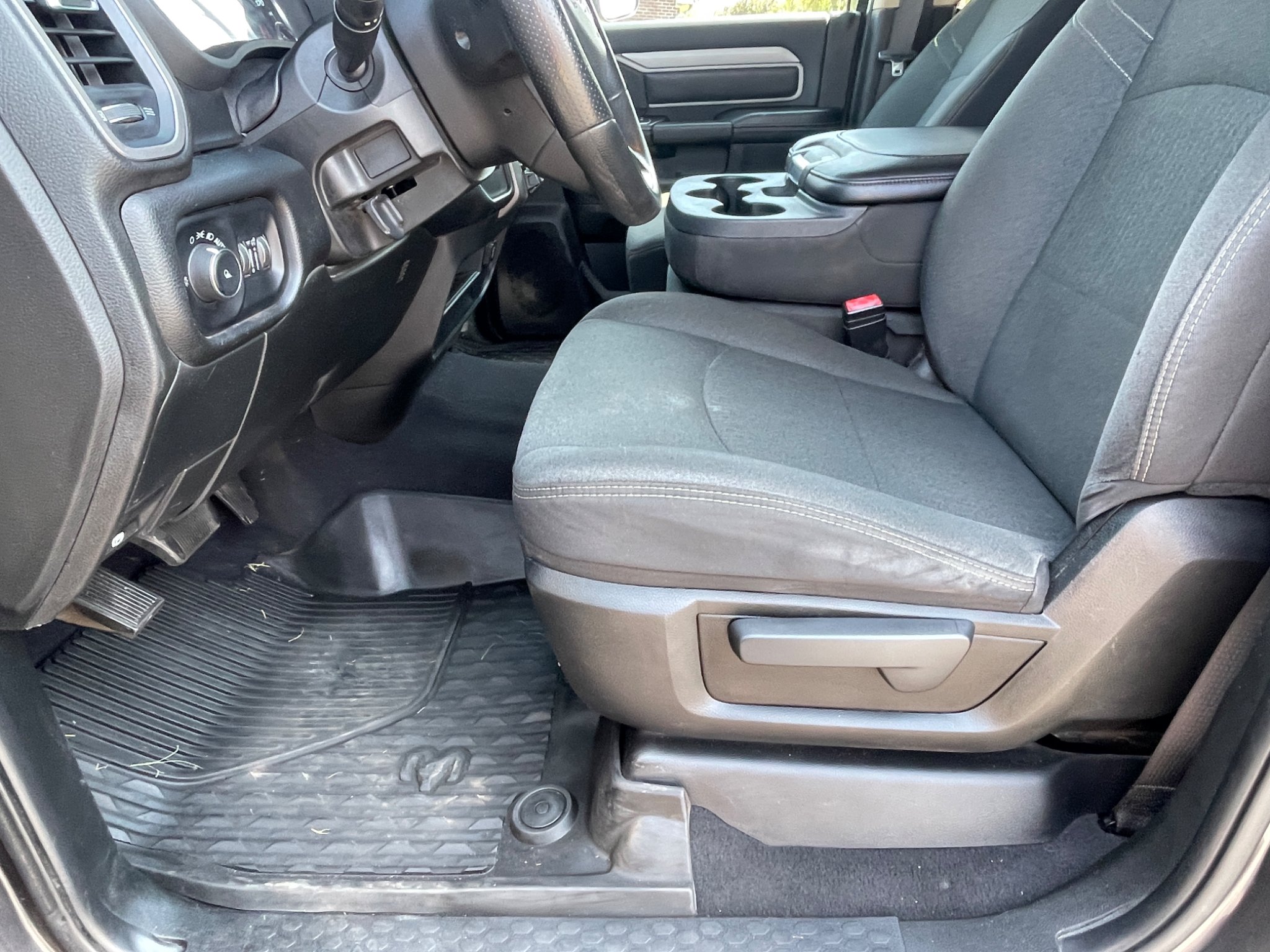 Used 2020 Granite Crystal Metallic Clearcoat Ram Tradesman image 22