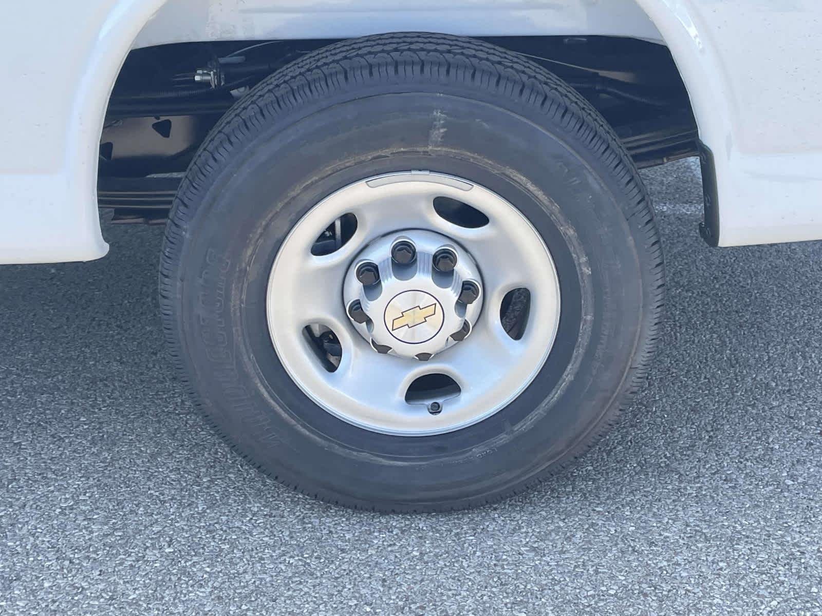 New 2026 Summit White Chevrolet WT image 11