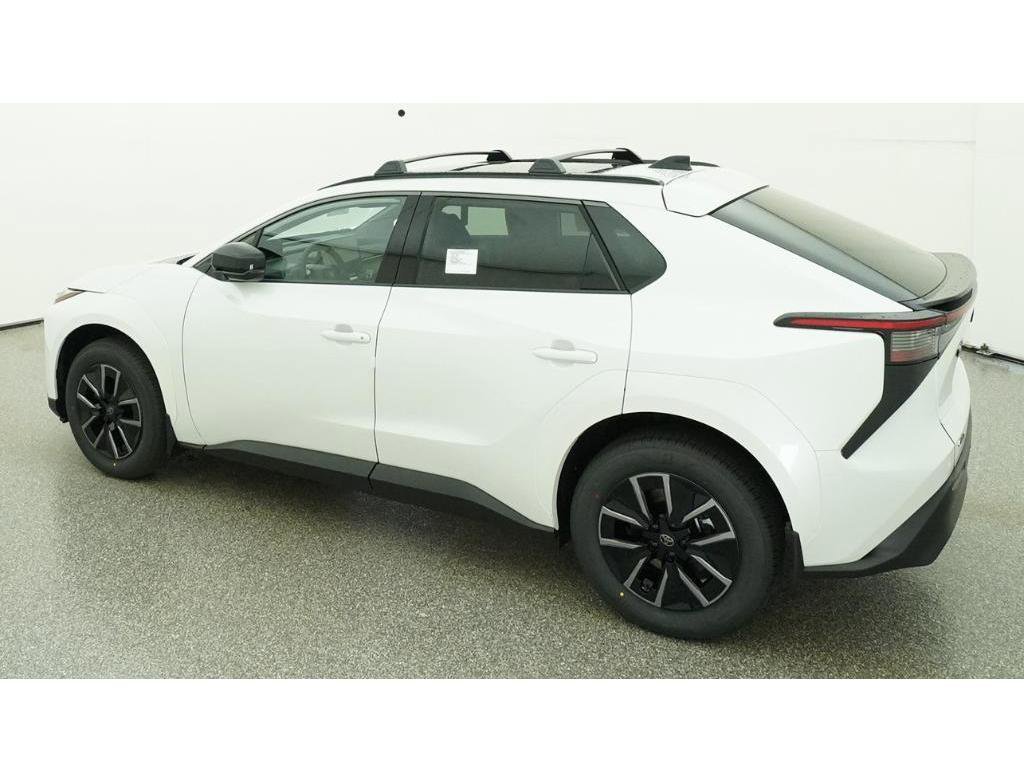 New 2026 Wind Chill Pearl Toyota XLE image 4