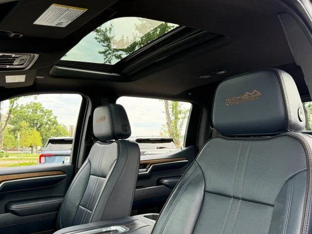 Used 2022 Glacier Blue Metallic Chevrolet High Country image 34