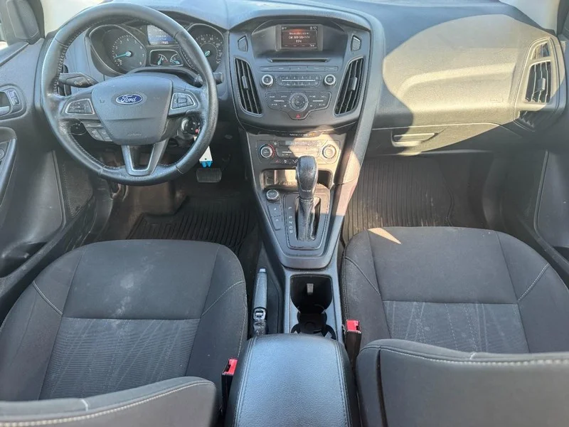 Used 2017 Shadow Black Ford SE image 12