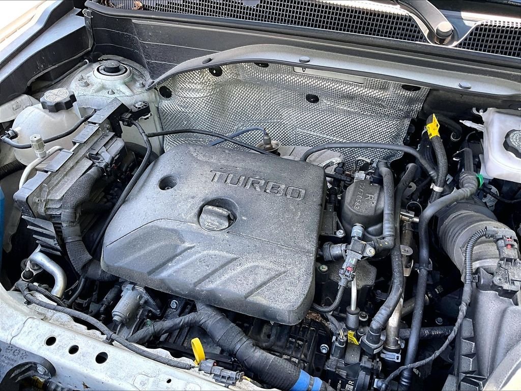 Used 2025 Summit White Chevrolet LT image 34